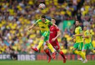 Gritos homofóbicos mancham volta de público aos jogos da Premier League