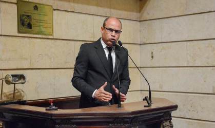 Suplente de Flordelis só assumirá mandato no fim deste mês