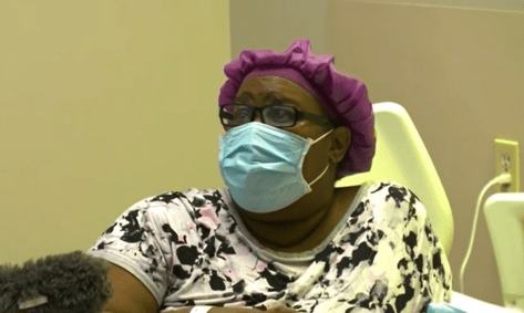 Maxine Sawyer não se vacinou contra a Covid-19