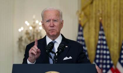 Joe Biden discursa na Casa Branca