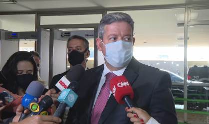 Lira afirma que tema do voto impresso está encerrado no Congresso