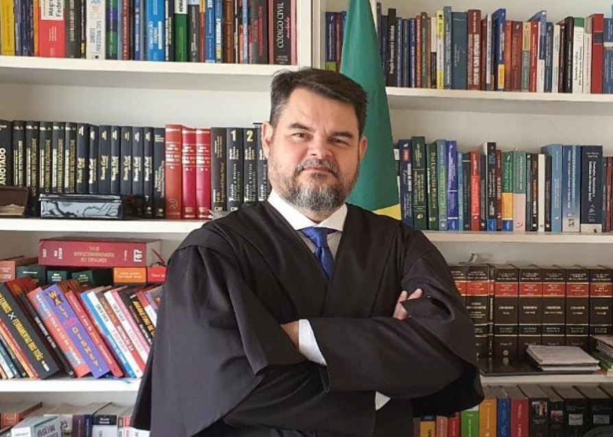 Advogado da Precisa Medicamentos, Túlio Silveira