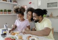 Saiba como o horário em que você se alimenta pode influenciar sua saúde