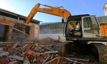  'Motel irregular' construído dentro da cadeia pública Jorge Santana foi demolid