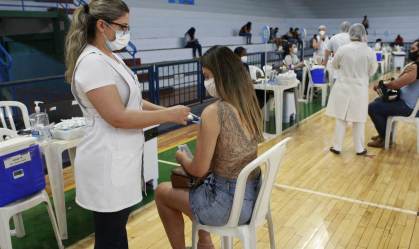 Vacinação contra a Covid-19 em Uberlândia (MG)