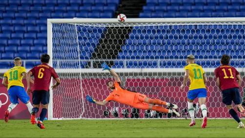 Richarlison, artilheiro do Brasil nas Olimpíadas, cobrou o pênalti, mas...