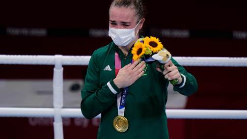 Irlandesa Kellie Anne Harrington levou o ouro após vencer a brasileira Bia Ferreira na final da categoria peso-leve do boxe feminino (08/08/2021)