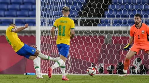 O Brasil seguiu pressionando e criando as oportunidades mais perigosas do jogo