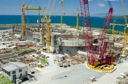 Obras da usina termonuclear Angra 3, em Angra dos Reis (RJ)