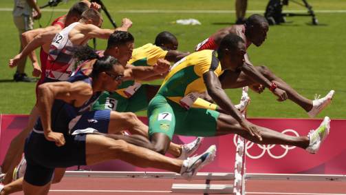 Final dos 110m com barreiras foi uma das provas mais apertadas do atletismo em Tóquio
