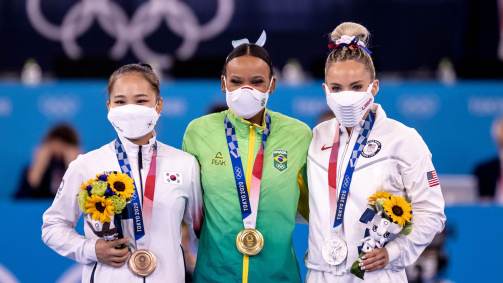 Além de Rebeca, pódio do salto teve atleta sul-coreana e norte-americana (D)