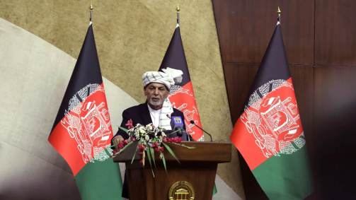 Ashraf Ghani discursa no Parlamento do Afeganistão durante reunião extraordinária do Legislativo