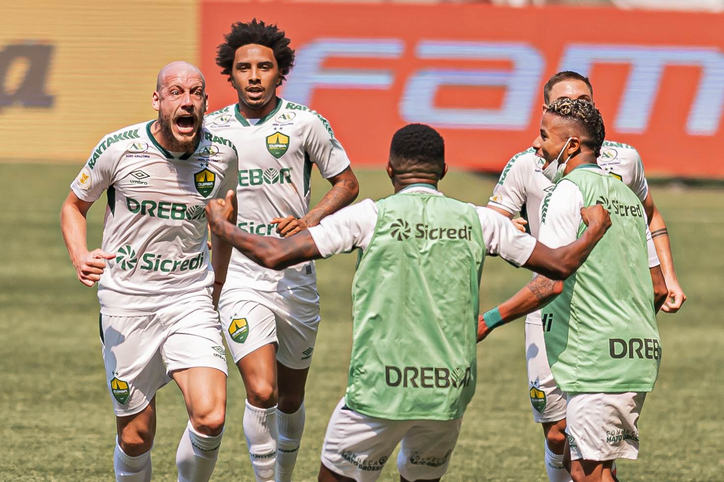 Cuiabá bateu o Palmeiras fora de casa