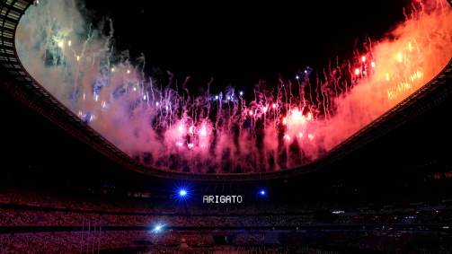 Estádio Olímpico de Tóquio exibe agradecimento a todos os participantes dos Jogos de 2020
