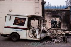 Agência de correios em Greenville, Califórnia, destruída por incêndios florestais - 10 de agosto de 2021