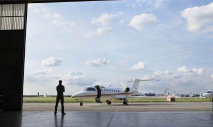 Avião na sala de estar: condomínios temáticos atraem donos de aeronaves no país