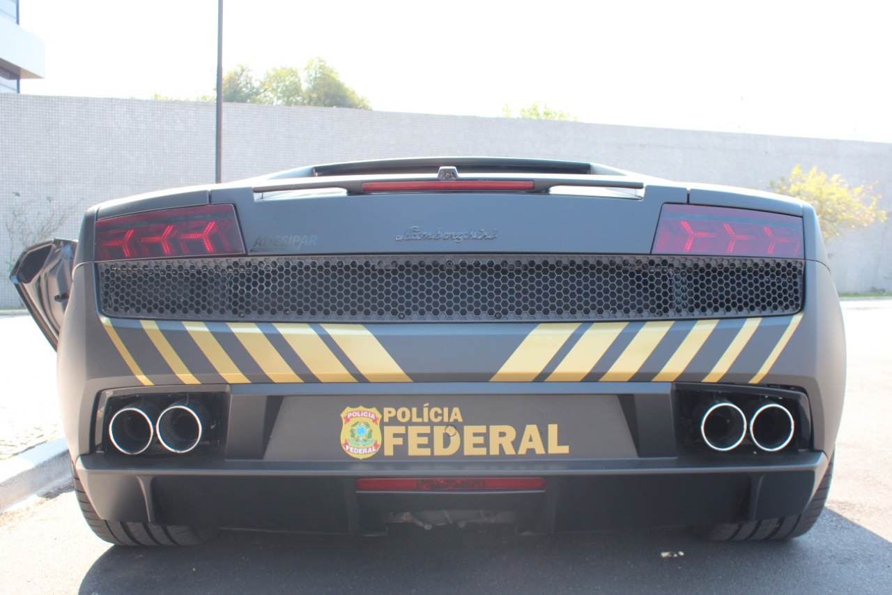 Apreendida pela PF, Lamborghini do 