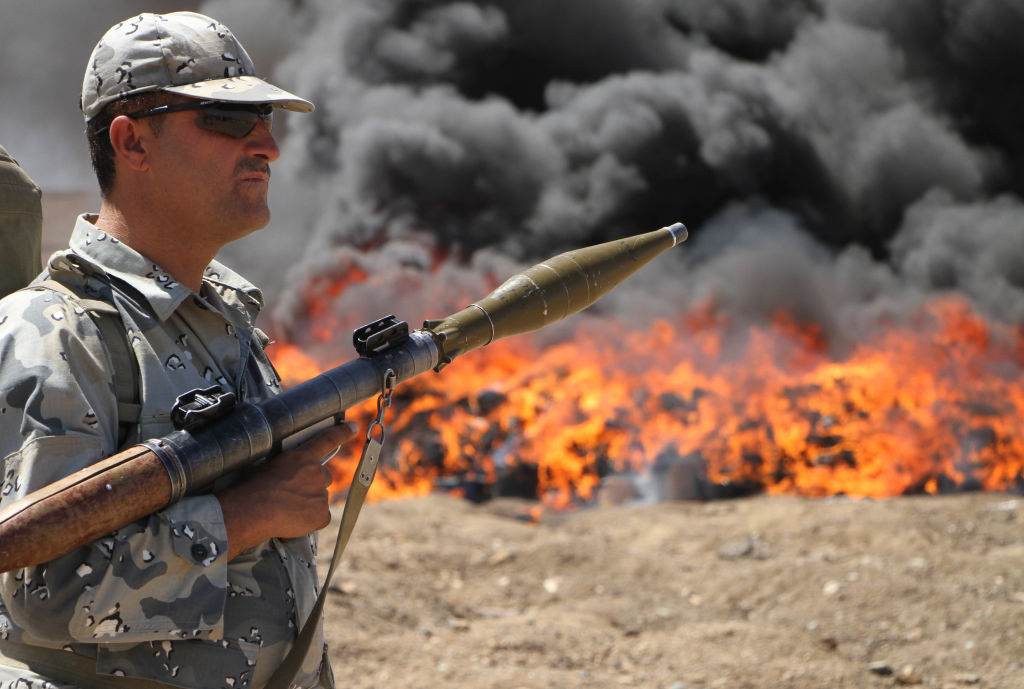 Forças policiais afegãs queimam produção de ópio, heroína e álcool em 2019 / Wali Sabawoon/NurPhoto via Getty Images