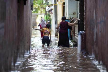Enchentes em Jacarta, Indonésia, em fevereiro de 2021