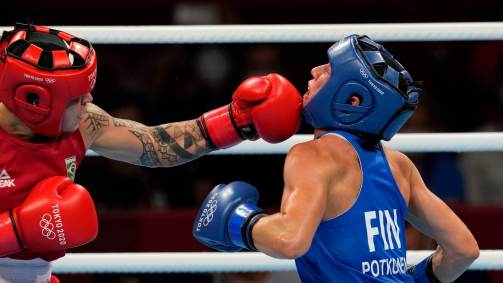 Em seu caminho rumo à final olímpica na categoria peso-leve, Bia enfrentou a finlandesa Mira Potkonen e conquistou mais uma luta por decisão unânime dos juízes