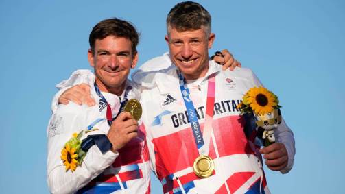 Britânicos Dylan Fletcher e Stuart Bithell conquistaram o ouro na vela, na categoria 49er (03/08/2021)