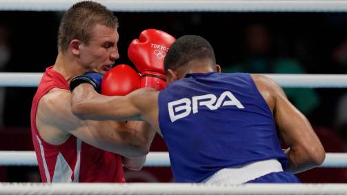 Após perder os dois primeiros rounds, brasileiro buscou a reação na etapa final