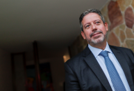 Não há possibilidade de romper teto para pagar Auxílio Brasil, diz Lira