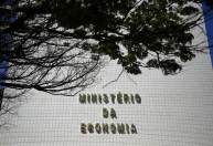 Escolha do governo de acabar com o teto de gastos já foi feita, diz economista