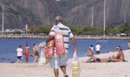 Trabalhar sob o sol gera grande risco de câncer de pele, afirmam agências da ONU