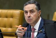 STF dá prazo de 48 horas para governo se manifestar sobre passaporte da vacina