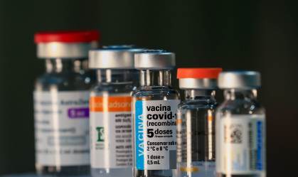O que se sabe sobre o adiantamento da segunda dose contra a Covid-19 no Brasil