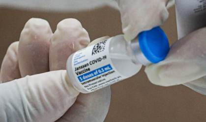 Saúde recua e aguarda aval da Anvisa para liberar doses de reforço da Janssen