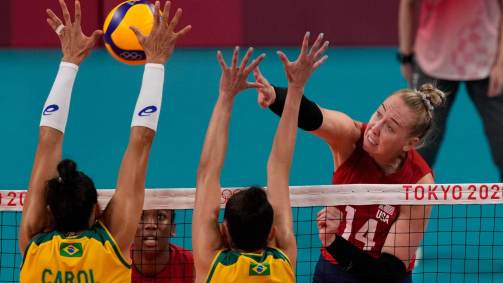 A seleção feminina de vôlei protagonizou os últimos momentos da delegação brasileira nas Olimpíadas, já no meio da madrugada deste domingo (8), e saiu com a medalha de prata em Tóquio
