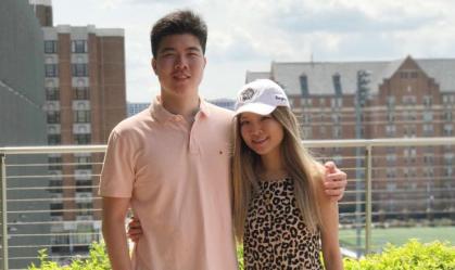 Irmãos americanos retornam aos EUA após três anos impedidos de sair da China