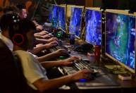 China diz para Tencent e NetEase focarem menos no lucro após restrições a jogos