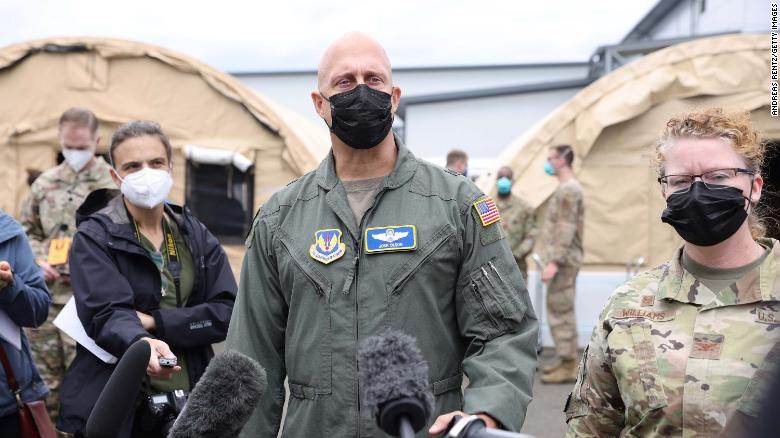 O militar dos Estados Unidos Josh Olson dá uma entrevista coletiva na Base Aérea de Ramstein, na Alemanha / Andreas Rentz / Getty Images (26.ago.2021)