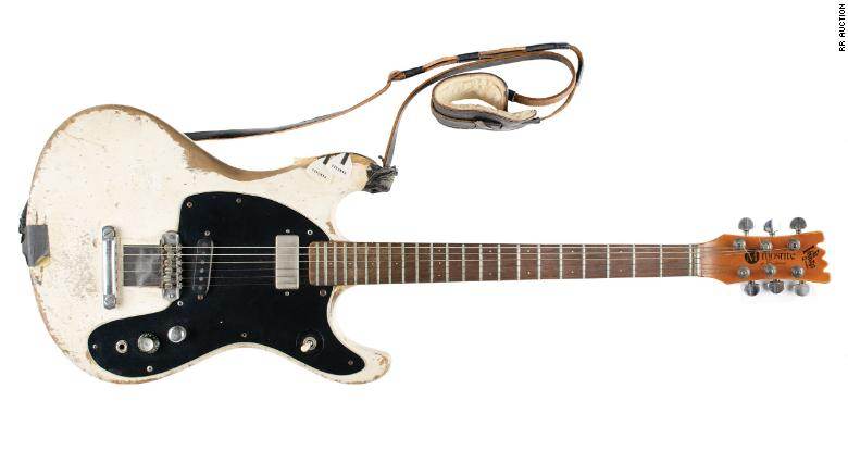 Parte da história do punk rock em NY: guitarra de Johnny Ramone