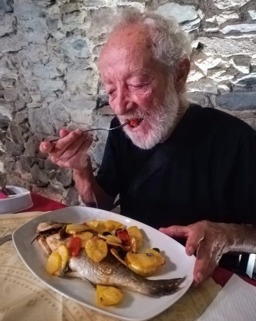Morandi vem saboreando pratos de frutos do mar frescos desde que deixou a ilha / Mauro Morandi/Instagram/Reprodução