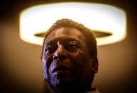 Pelé tem alta da UTI e continuará recuperação no quarto em hospital de SP