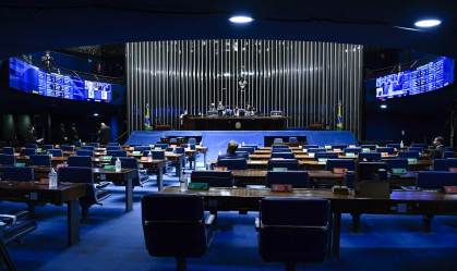 Senado aprova PEC da reforma eleitoral sem a volta das coligações