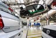 Funcionários da Volkswagen em Taubaté entram em férias por falta de chips