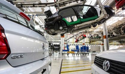 Funcionários da Volkswagen em Taubaté entram em férias por falta de chips
