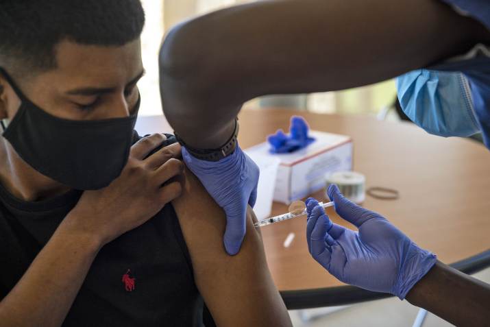 Medidas de prevenção de Covid-19 preocupam em escolas e universidades nos EUA/Eli Hartman/AP