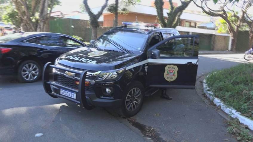 Viatura da Polícia Civil chega a local de tiroteio na Zona Sul da capital paulista / Reprodução/CNN Brasil (1.set.2021)