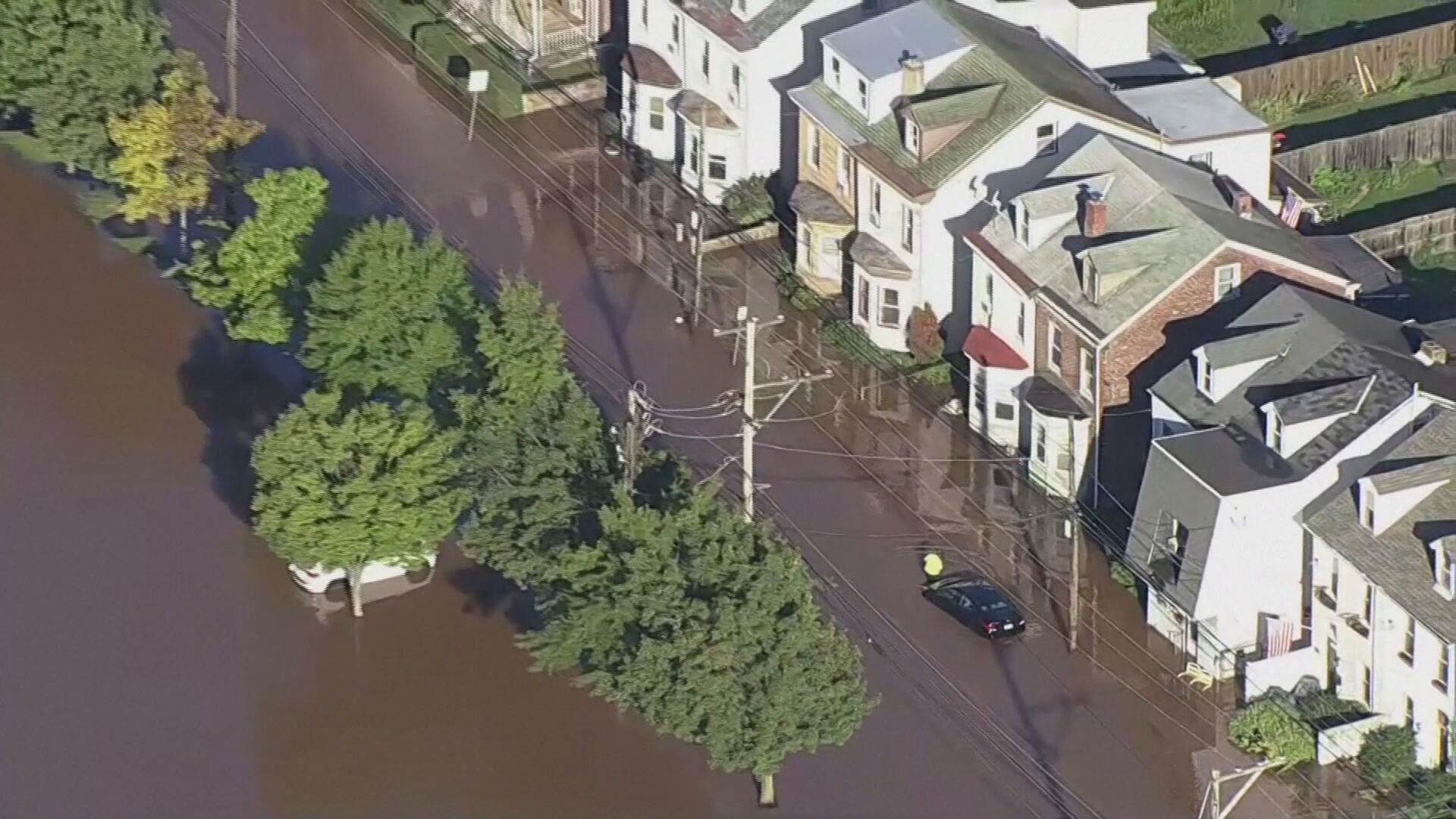 Equipes realizam resgates em áreas inundadas dos Estados Unidos / Reprodução/CNN Brasil (03.set.2021))
