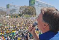 Quem age fora da Constituição deve ser ‘enquadrado’ ou ‘pedir para sair’, diz Bolsonaro