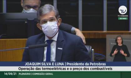 Ações da Petrobras abrem em queda com mercado digerindo reunião sobre preços