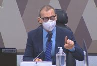 Na CPI, Fabiano Contarato rebate ofensa homofóbica de Otávio Fakhoury nas redes