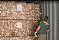 Ibama e Receita Federal investigam carga de lixo internacional no porto de Santos