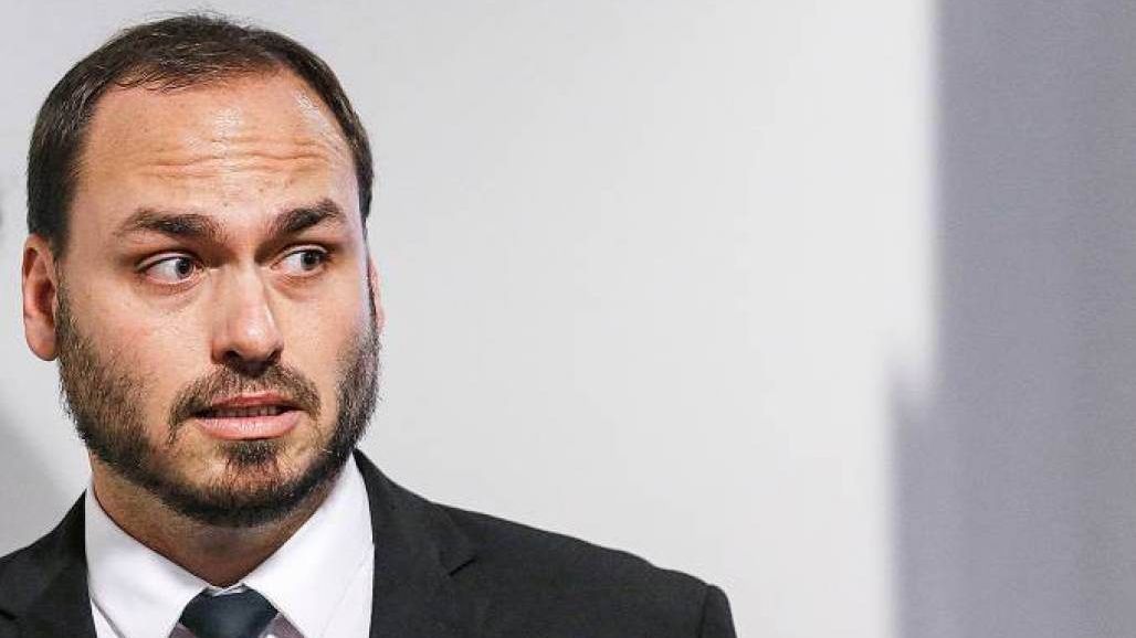 Governo diz que Carlos Bolsonaro não recebeu diárias por viagem à Rússia |  CNN Brasil